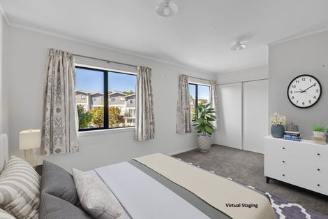 Photo of property in 2/5 John Jennings Drive, Oteha, Auckland, 0632