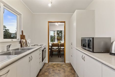 Photo of property in 1/5 Hellyers Street, Birkdale, Auckland, 0626