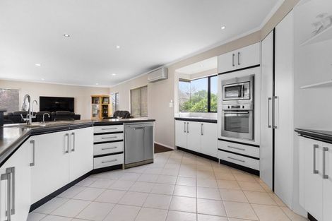 Photo of property in 8 Chiania Place, Somerville, Auckland, 2014