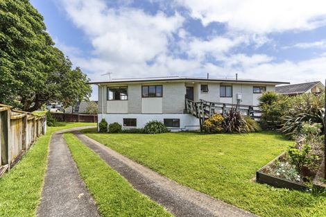 Photo of property in 5 Bronte Place, Whalers Gate, New Plymouth, 4310