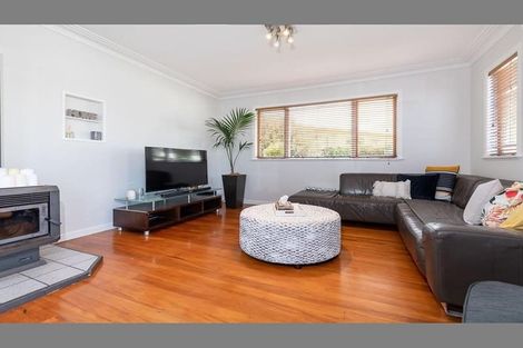 Photo of property in 23a Riserra Drive, Ranui, Auckland, 0612