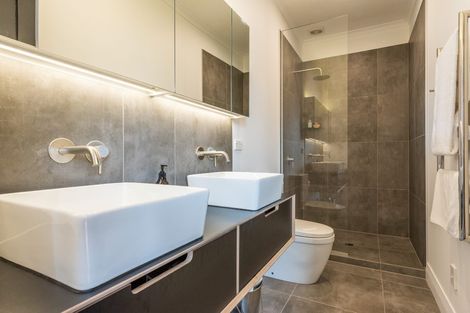 Photo of property in 9 Easdale Street, Kelburn, Wellington, 6012