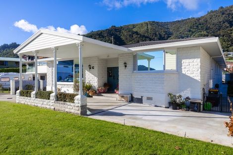 Photo of property in 40-42 Waikawa Road, Picton, 7220
