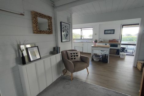 Photo of property in 71 Heta Road, Highlands Park, New Plymouth, 4312