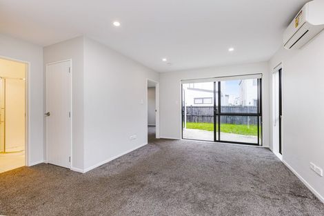 Photo of property in 19 Farmland Road, Papakura, 2110