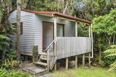Photo of property in 44 Turanga Road, Henderson Valley, Auckland, 0612