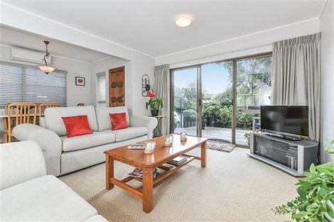 Photo of property in 16 Wimbledon Way, Remuera, Auckland, 1050