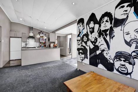 Photo of property in 103 Argyle Street, Hawera, 4610