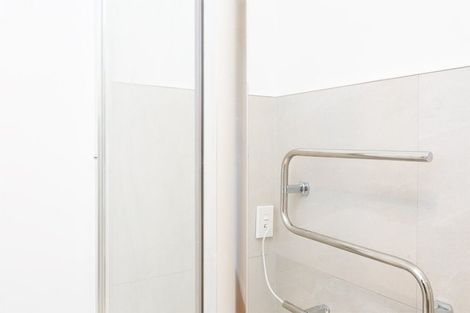 Photo of property in 147 Lancaster Road, Beach Haven, Auckland, 0626