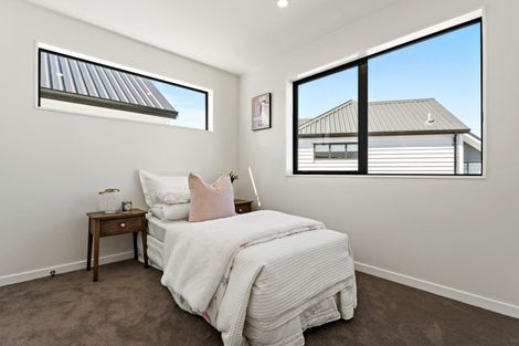 Photo of property in 10 Babos Avenue, Kumeu, 0810