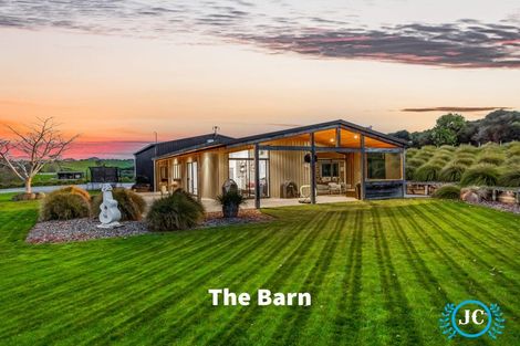 Photo of property in 530 Kahikatea Flat Road, Waitoki, Kaukapakapa, 0871
