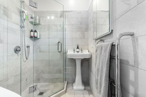 Photo of property in 2/10 Mozeley Avenue, Devonport, Auckland, 0624