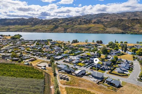 Photo of property in 71 Stratford Drive, Mount Pisa, Cromwell, 9383