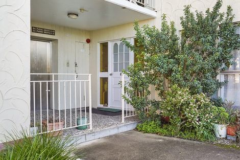 Photo of property in 2/10 Hunter Street, Hamilton Lake, Hamilton, 3204