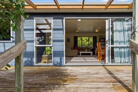 Photo of property in 19 Cabeleigh Drive, Helensville, 0800