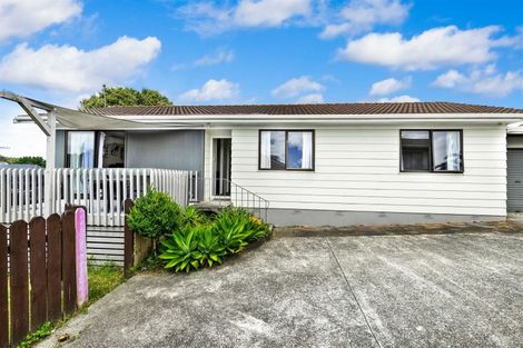 Photo of property in 2/8 Dalmatia Place, Henderson, Auckland, 0612