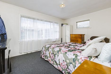 Photo of property in 5 Clendon Avenue, Papatoetoe, Auckland, 2025