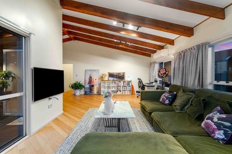 Photo of property in 19 Westpark Drive, West Harbour, Auckland, 0618