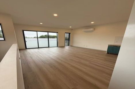 Photo of property in 9/218 Rosebank Road, Avondale, Auckland, 1026