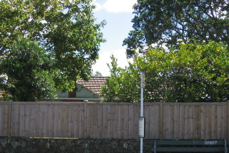 Photo of property in 1/2 Aberdeen Road, Campbells Bay, Auckland, 0620