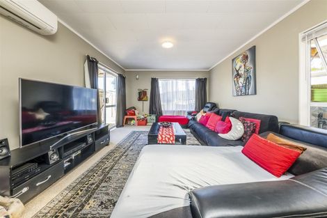 Photo of property in 56 Hamilton Drive, Waiuku, 2123