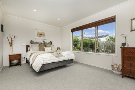 Photo of property in 17 West Hoe Heights, Orewa, 0931
