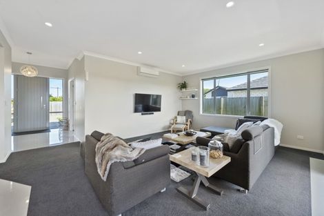 Photo of property in 22 Helen June Avenue, Flagstaff, Hamilton, 3210