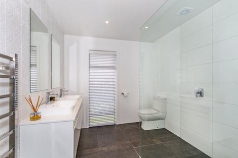 Photo of property in 40 Holiday Drive, Mairehau, Christchurch, 8052