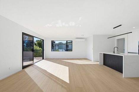 Photo of property in 8a Cedar Terrace, Stanmore Bay, Whangaparaoa, 0932