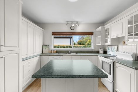 Photo of property in 102 Wairakei Road, Bryndwr, Christchurch, 8052