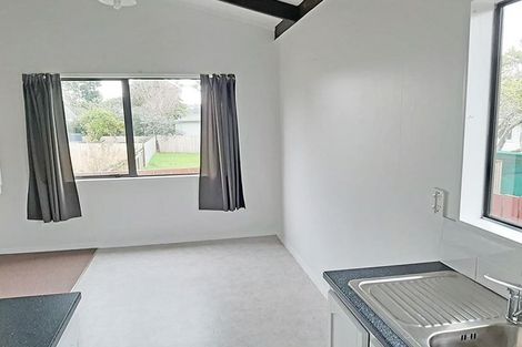 Photo of property in 2/215a Swanson Road, Henderson, Auckland, 0610