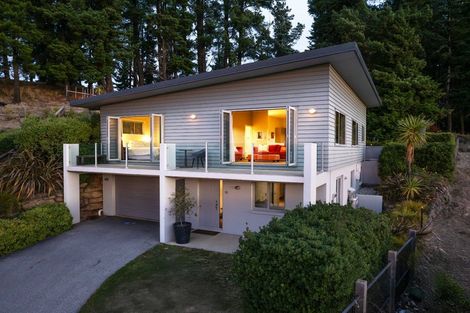 Photo of property in 12 Bovett Place, Wanaka, 9305