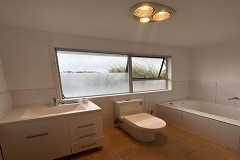 Photo of property in 26 Cockayne Crescent, Sunnynook, Auckland, 0620