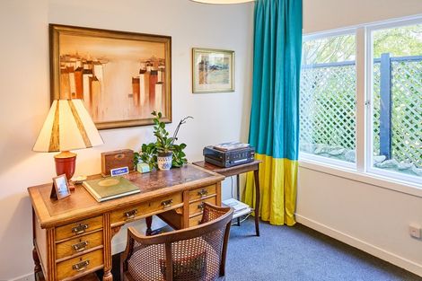 Photo of property in 25 Marine Parade, Eastbourne, Lower Hutt, 5013