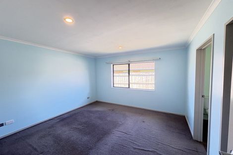 Photo of property in 53 Makora Road, Massey, Auckland, 0614