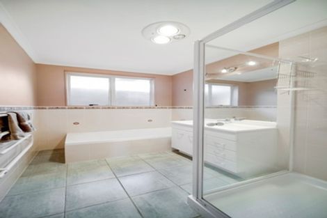 Photo of property in 1/39 Marriott Road, Pakuranga, Auckland, 2010