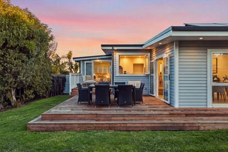 Photo of property in 42a Old Lake Road, Narrow Neck, Auckland, 0624