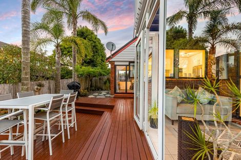 Photo of property in 1/22 Cherub Place, West Harbour, Auckland, 0618