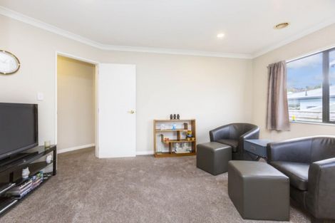 Photo of property in 17 Birkinshaw Grove, Riverstone Terraces, Upper Hutt, 5018