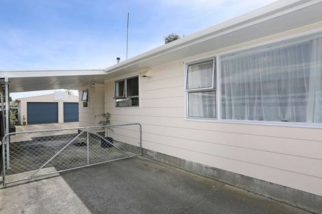 Photo of property in 4 Acacia Street, Kelvin Grove, Palmerston North, 4414