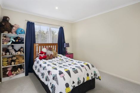 Photo of property in 231 Mark Avenue, Grenada Village, Wellington, 6037