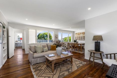 Photo of property in 40 Rosier Road, Glen Eden, Auckland, 0602