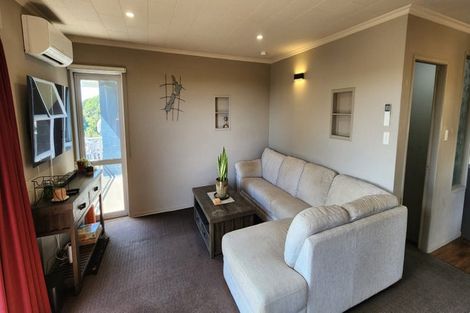 Photo of property in 5b Te Mara Place, Merrilands, New Plymouth, 4312