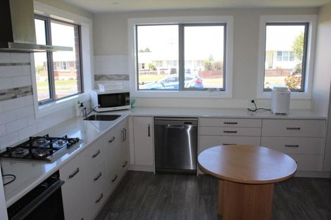 Photo of property in 32 Lock Street, Saint Clair, Dunedin, 9012