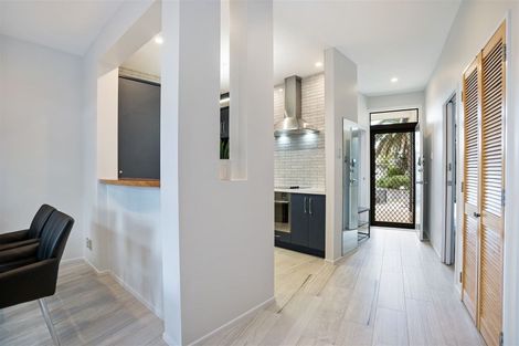 Photo of property in 2/2 Armoy Drive, East Tamaki, Auckland, 2016