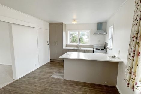 Photo of property in 2 Marlene Avenue, Te Atatu South, Auckland, 0610