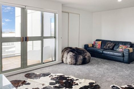 Photo of property in Highgate Towers, 5e/8 Howe Street, Freemans Bay, Auckland, 1011