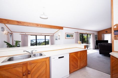 Photo of property in 5 Puketiro Place, Paihia, 0200