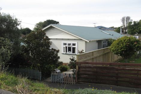 Photo of property in 77 Beauchamp Street, Karori, Wellington, 6012