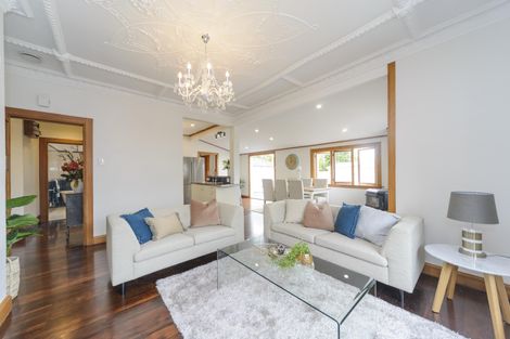 Photo of property in 143 Featherston Street, Palmerston North, 4410